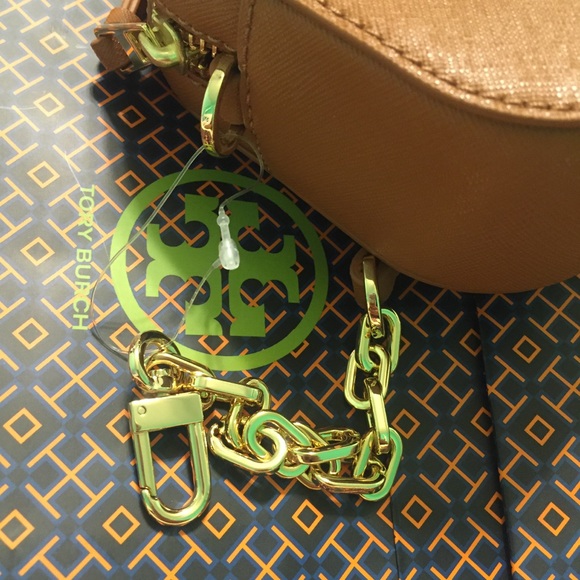 tory burch // robinson round leather camera bag - Picture 7 of 8